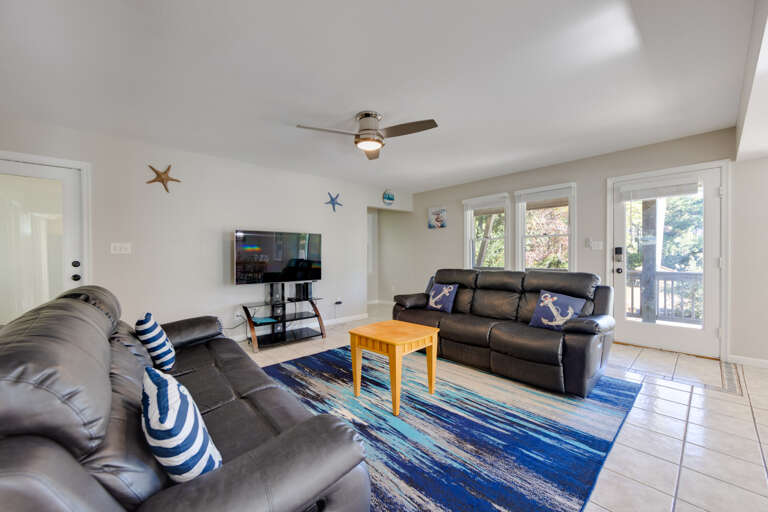 Relaxing living room with comfy seating