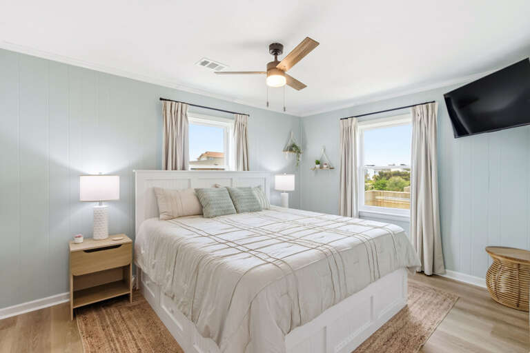 Queen Bedroom