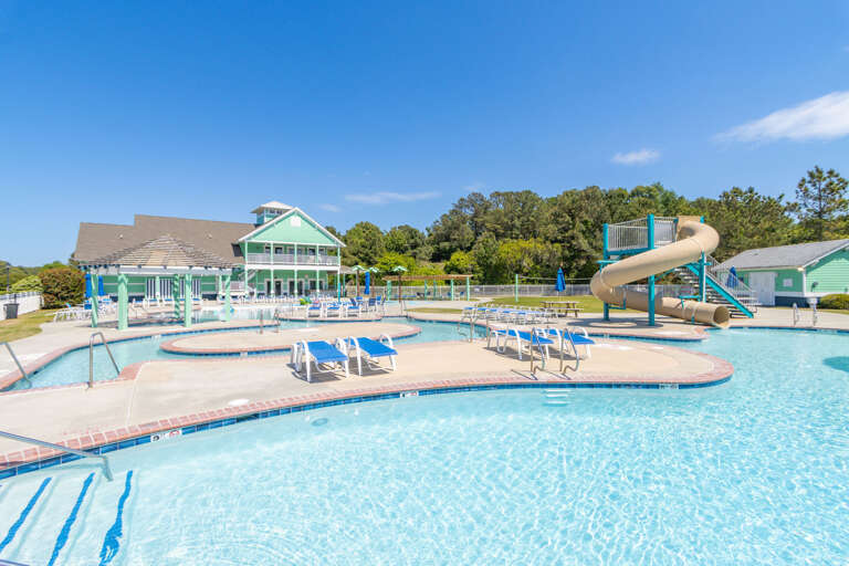 Community Pool, Lazy River