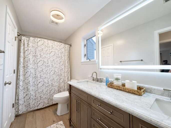Top Floor Hall Bathroom connects to Queen bedroom