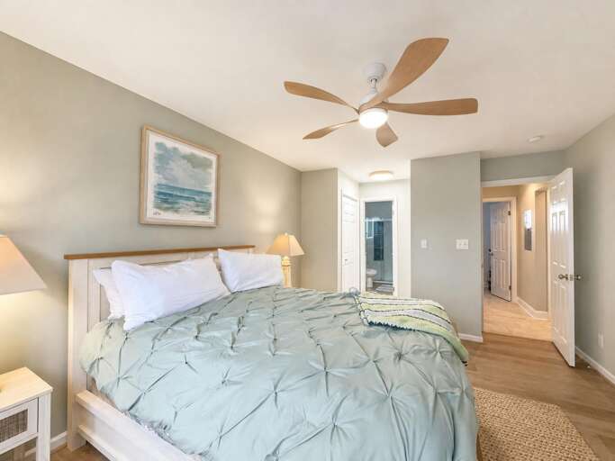 Queen Bedroom First Floor