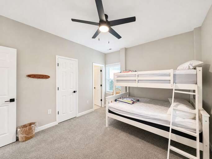 Pyramid Bunk Bedroom