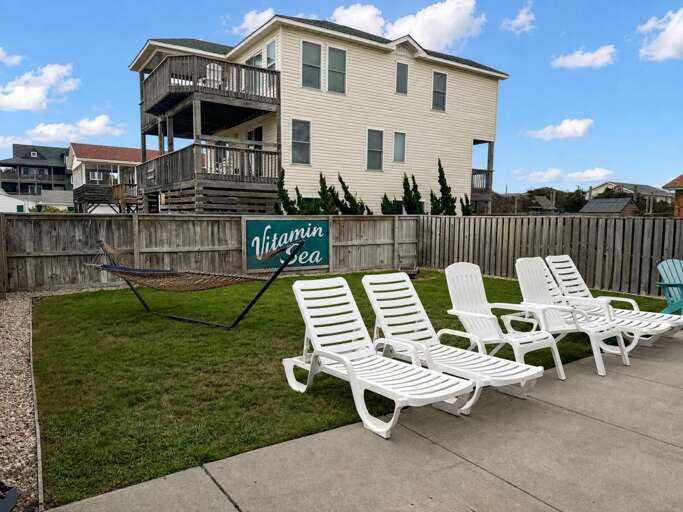 Grassy area by pool