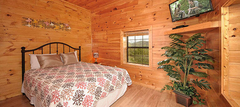 Lower Level Bedroom Lower Level Bedroom