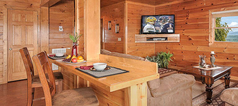 Additional Dining/Flat Screen Additional Dining/Flat Screen