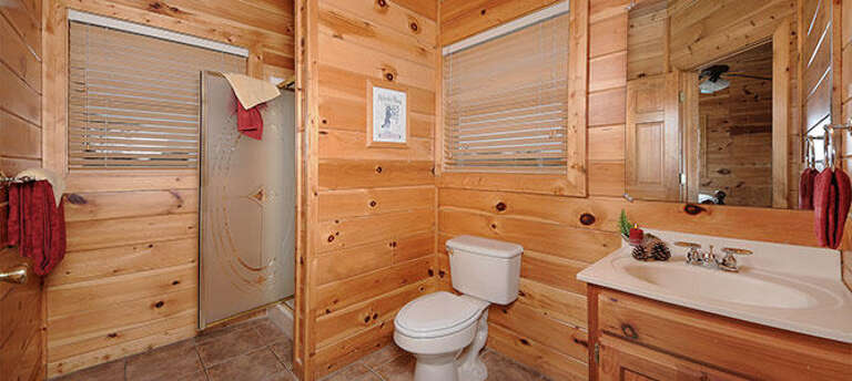 Upper Level Bath Upper Level Bath