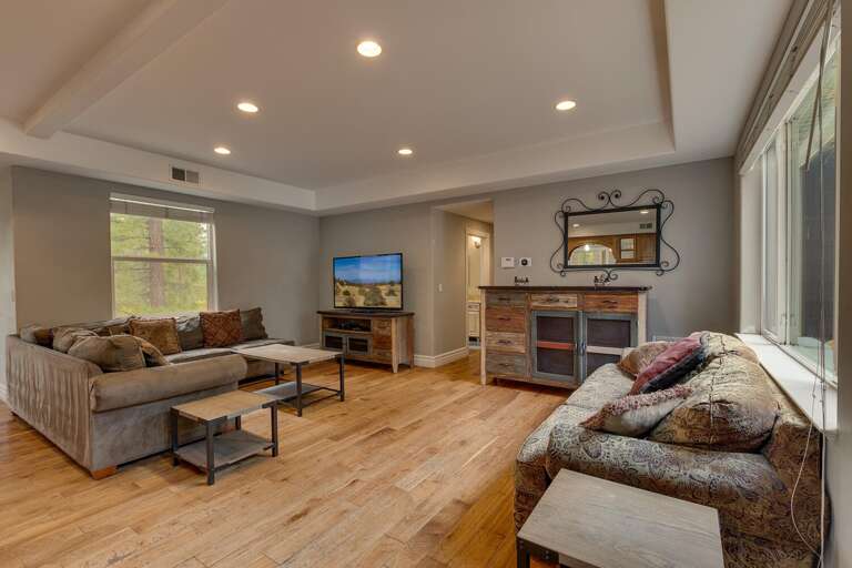 Living area with flat screen tv