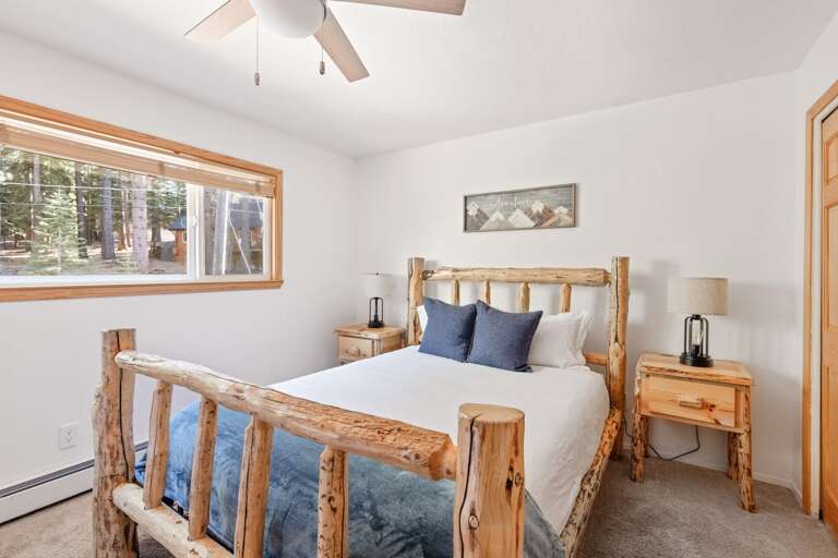 Bedroom with Queen bed