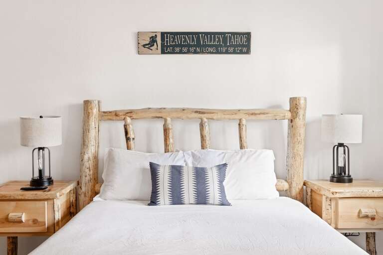 Bedroom with Queen bed