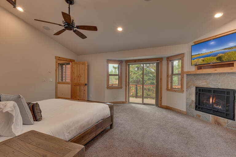 Bedroom with King bed