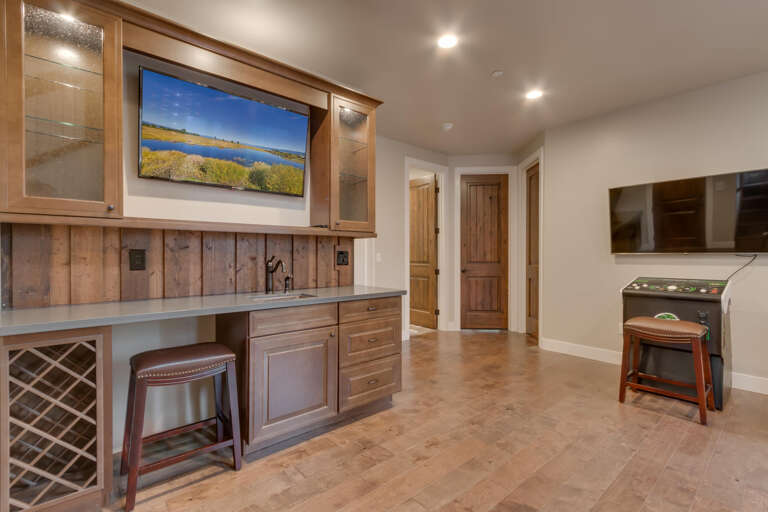 Recreation area with arcades Recreation area with arcades