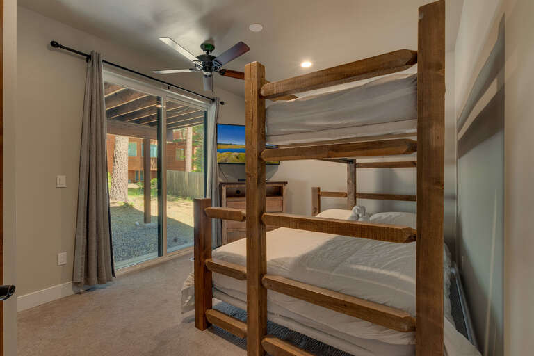 Room with Single over Queen bunk beds Room with Single over Queen bunk beds