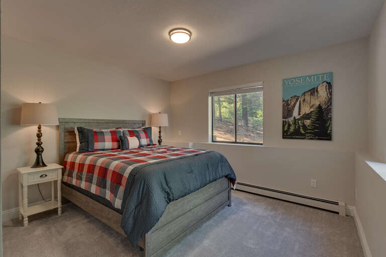 Bedroom with Queen bed Bedroom with Queen bed