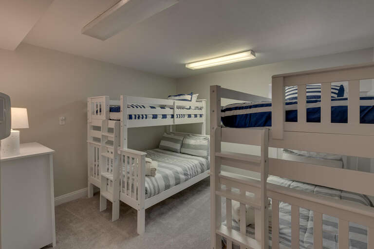 Bedroom with Twin over Twin + Twin over Full bunk beds Bedroom with Twin over Twin + Twin over Full bunk beds