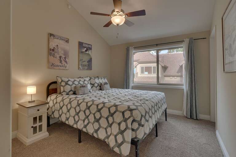 Bedroom with Queen bed