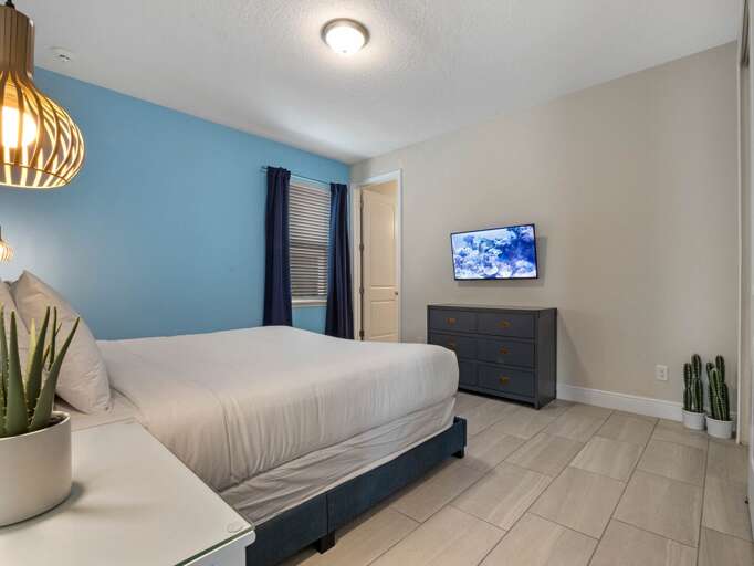 Bedroom with Queen bed Bedroom with Queen bed