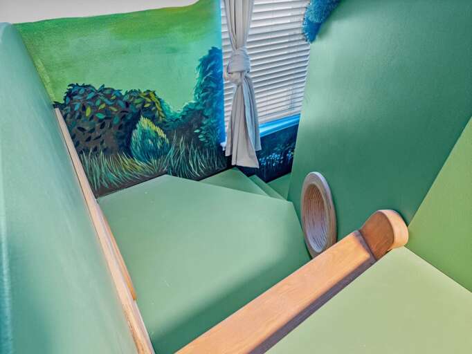 Hobbit house themed bedroom with 4 Twin beds Hobbit house themed bedroom with 4 Twin beds