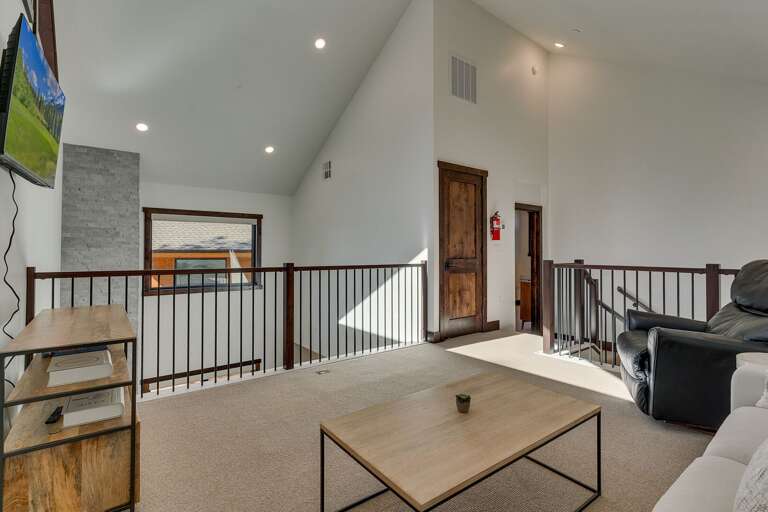 2nd floor living area