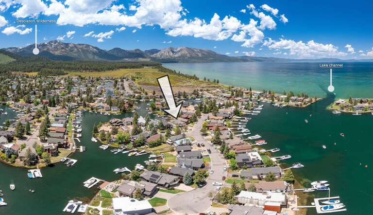 Aerial view of the property's location Aerial view of the property's location