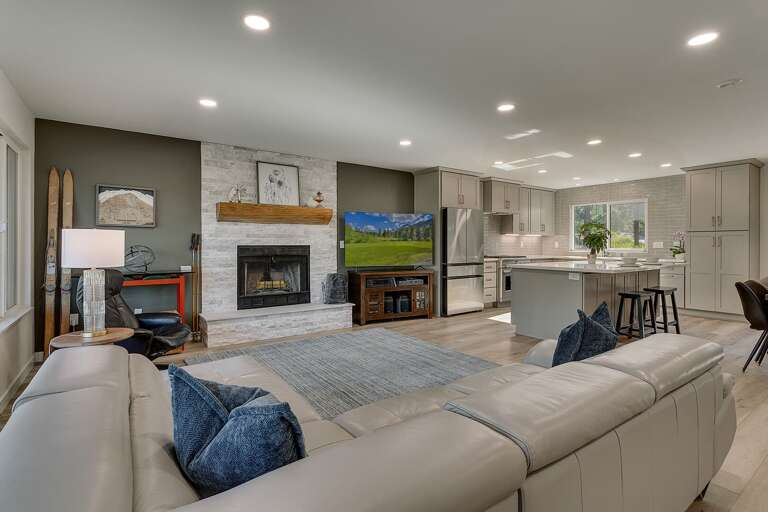 Living and kitchen area