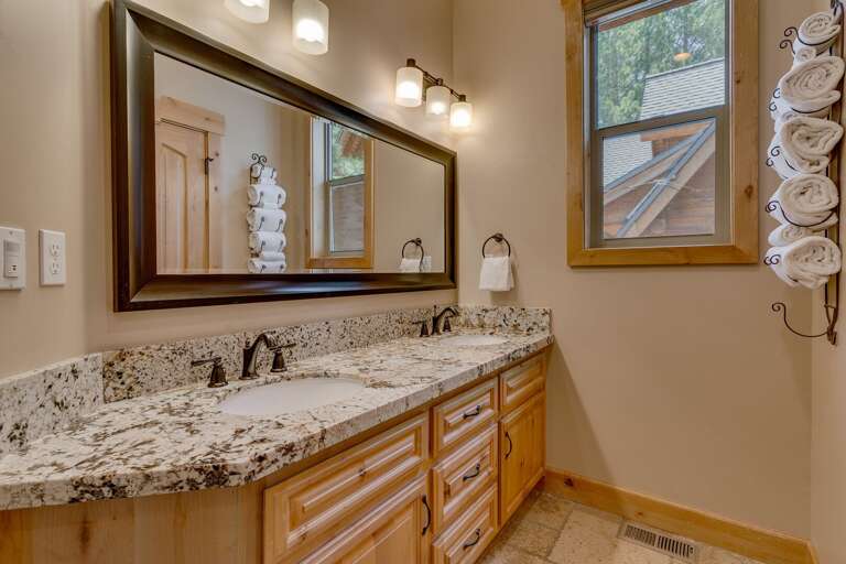 Bathroom w/ dual sinks