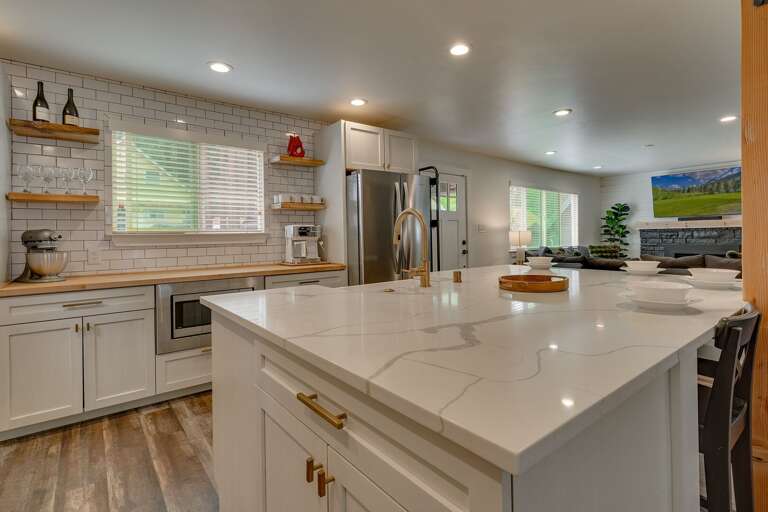 Fully-equipped kitchen