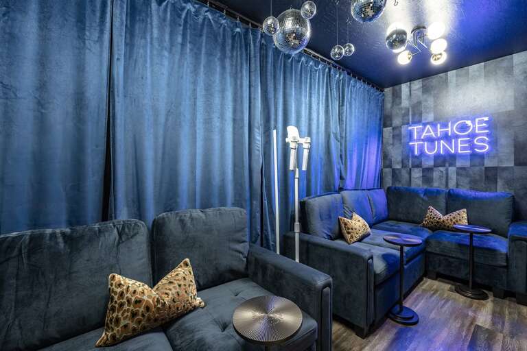 Karaoke Lounge