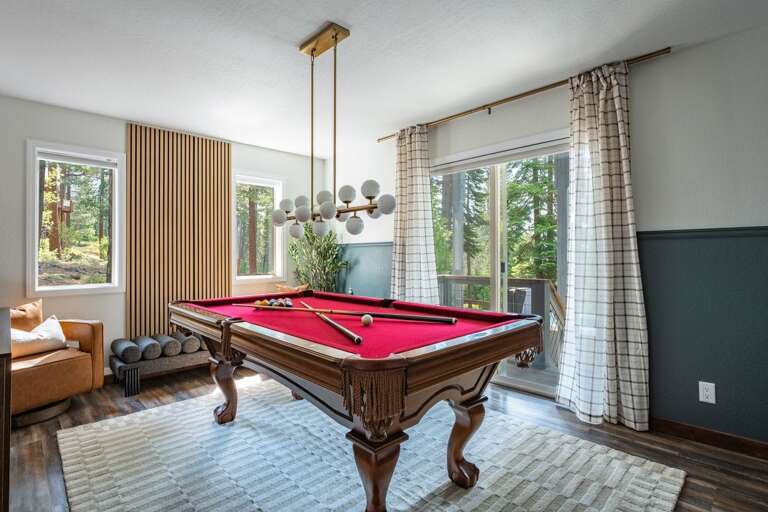 Pool table