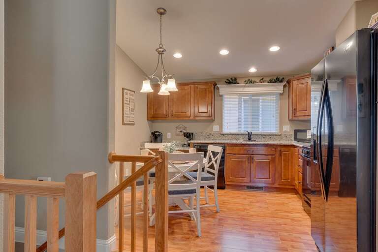Dining & Kitchen