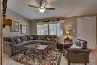 Living area w/ contemporary furniture