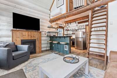 Luxury Cabin | Ski In / Ski Out | Hot Tub