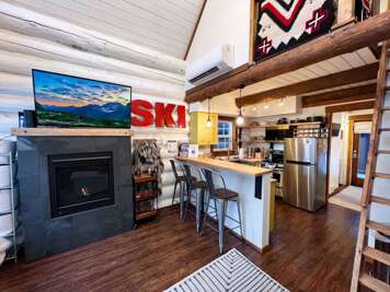 Cozy Mountain Cabin | Hot Tub | Ski In / Ski Out
