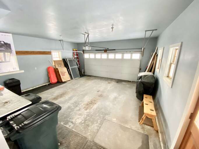 2 CAR GARAGE IS AVAILABLE TO THE GUESTS.