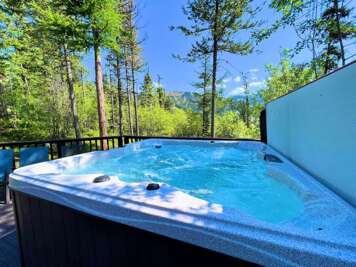 Ski In/Ski Out | Hot Tub | 2 King Beds | Fireplace
