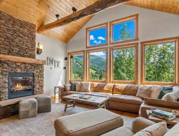 Amazing Mountain View | Ski In / Ski Out | Hot Tub