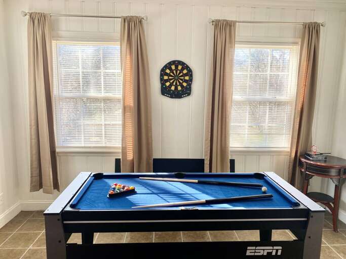 3 in 1 game table with pool, ping pong, air hockey as well as a dart board  3 in 1 game table with pool, ping pong, air hockey as well as a dart board