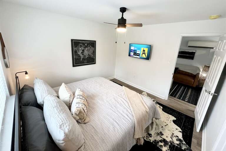 Cozy Comforters and TVs in every room Cozy Comforters and TVs in every room