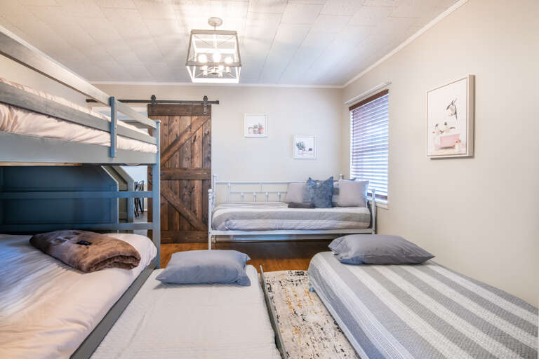 Did someone say sleepover?!