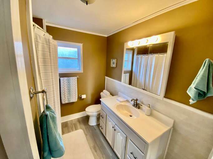 [Bathroom #2] The 2nd level bathroom has a shower/tub combo, plenty of warm water &amp; great shower pressure!
