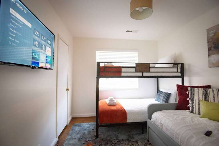 Guest room/Kids roomBunk beds &amp; trundle