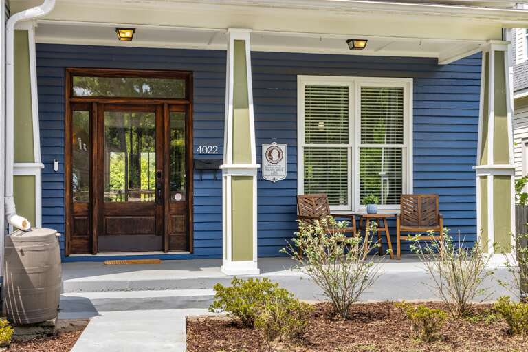 Welcome to Birmingham, where Southern hospitality meets vibrant culture. Explore historic landmarks, savor mouthwatering cuisine, and immerse yourself in the rich history of this dynamic city. 