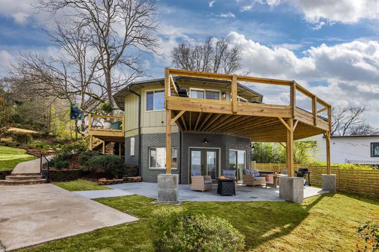 Descend to a space where the outdoors unfurls in its full majesty, inviting an effortless blend of interior elegance with nature's vast beauty.