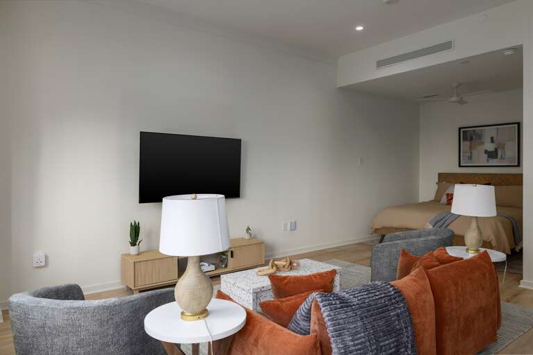 Dual-purpose space—the thoughtfully designed open-plan layout offers both a cozy bedroom and a modern living room, perfect for a comfortable and stylish stay in the heart of Birmingham.