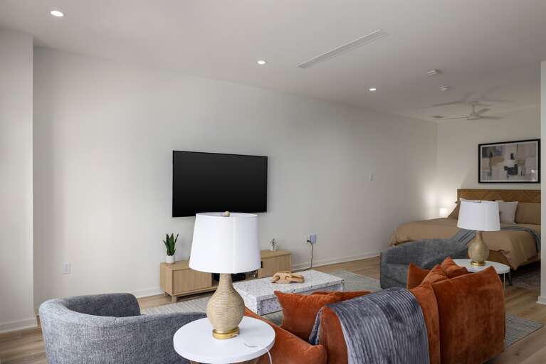 Dual-purpose space—the thoughtfully designed open-plan layout offers both a cozy bedroom and a modern living room, perfect for a comfortable and stylish stay in the heart of Birmingham.