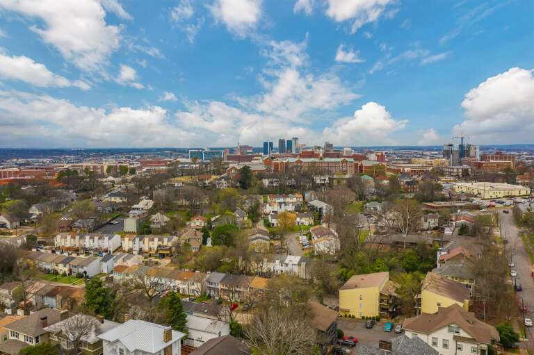 Stunning views of Birmingham’s skyline provide the perfect backdrop for your stay at Vulcan View Suites. Stunning views of Birmingham’s skyline provide the perfect backdrop for your stay at Vulcan View Suites.