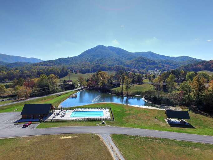 Gypsy Road - Community Pool and Fishing Pond