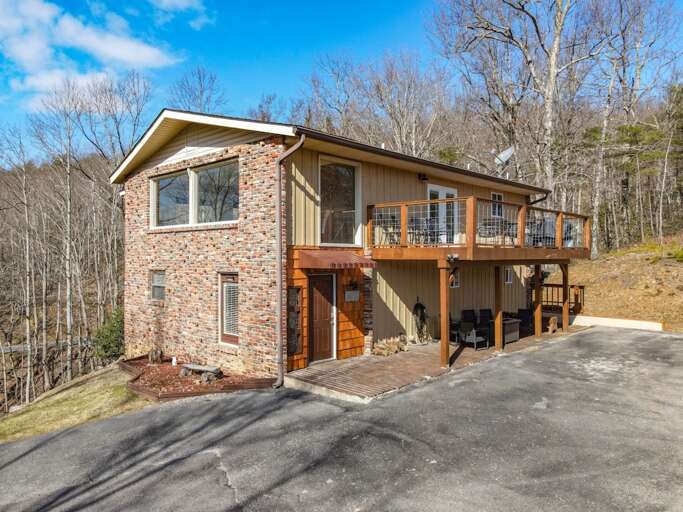 Happy Trails in Cobbly Nob