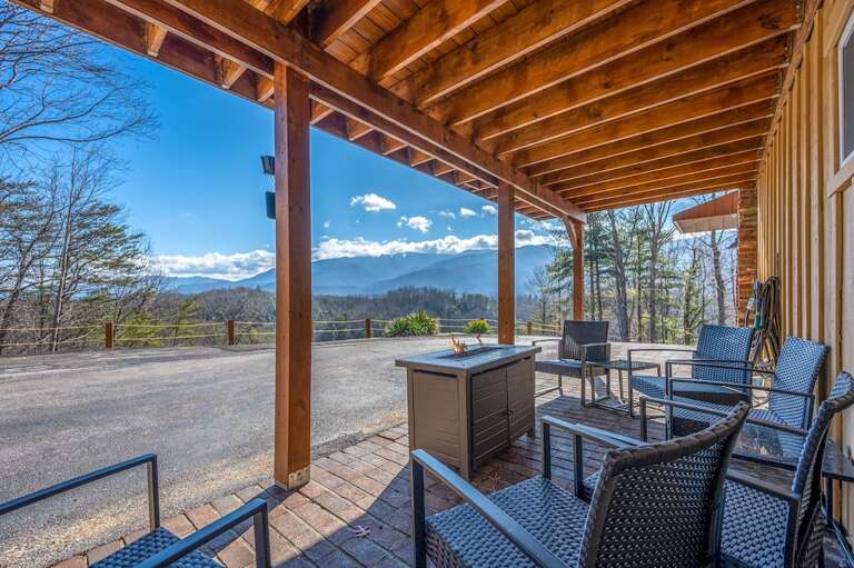 Sitting Area w/ Propane Firepit Table