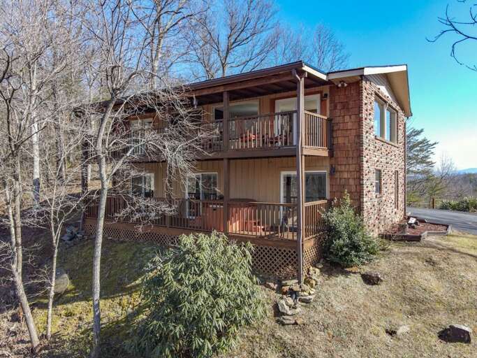 Happy Trails in Cobbly Nob