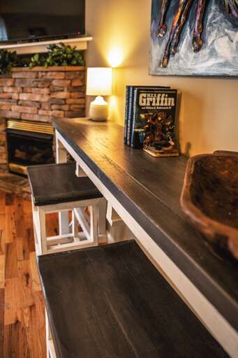 High N Dry - 2Bdr/2Ba In Pigeon Forge - Living Room with Workspace High N Dry - 2Bdr/2Ba In Pigeon Forge - Living Room with Workspace